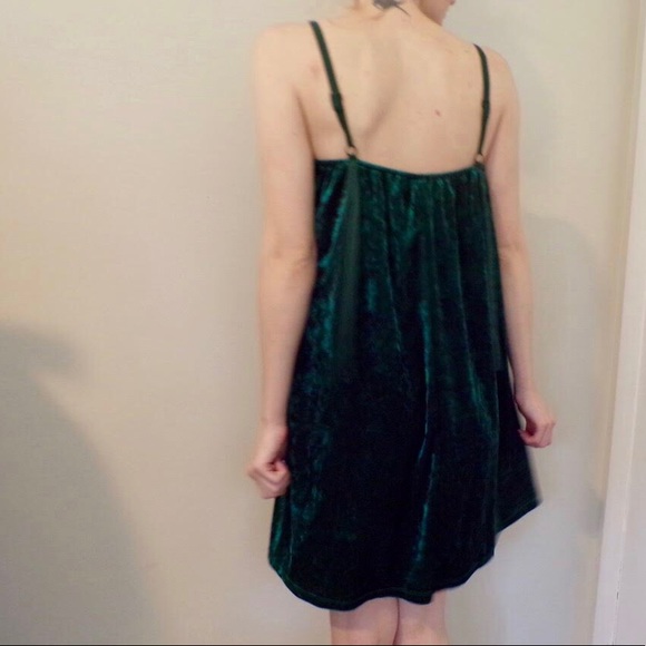 🎉🎉💚💚 NWT Emerald Velvet Chic Dress SM - Picture 3 of 13